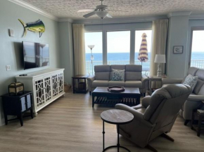 Wondrous Oceanfront Condo with Free Poolside WiFi - Unit 1105